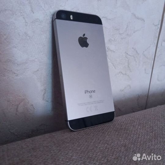 iPhone SE, 32 ГБ
