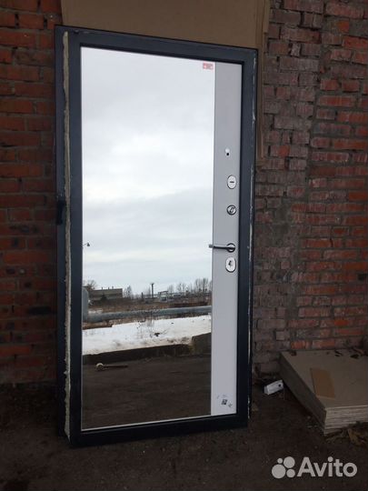 Металлическая дверь бу