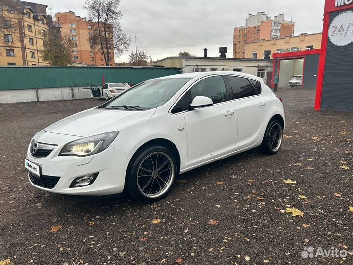Opel Astra 1.4 МТ, 2011, 250 000 км