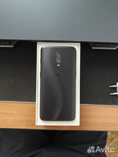 OnePlus 6T, 8/128 ГБ