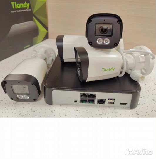 Комплект на 4 IP камеры видеонаблюдения