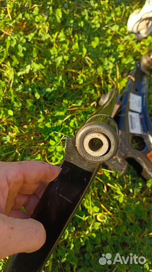 Передние рычаги lancer 10