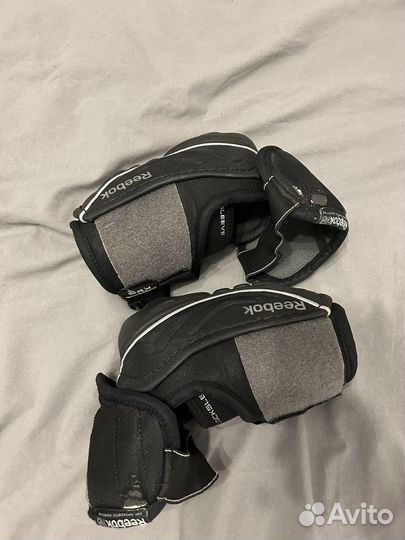Налокотники хоккейные sr reebok
