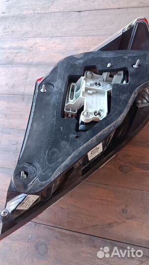 Фонарь задний правый w221