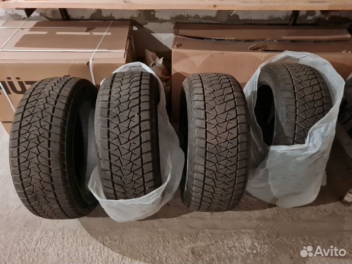 Bridgestone Blizzak DM-V2 235/55 R19
