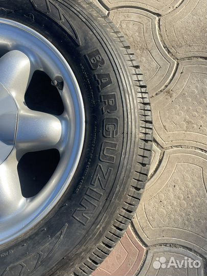 Колесо на ниву R15 запаска как новая