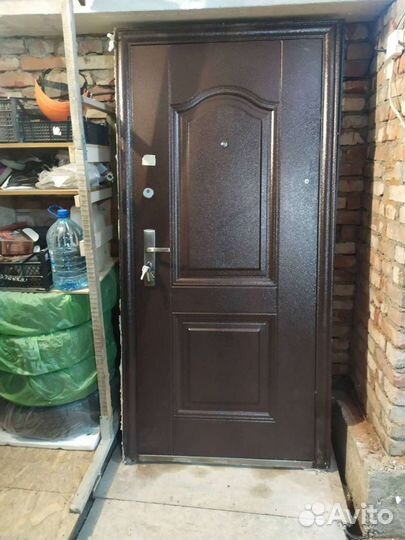 Двери б/у входные металлические по выбору