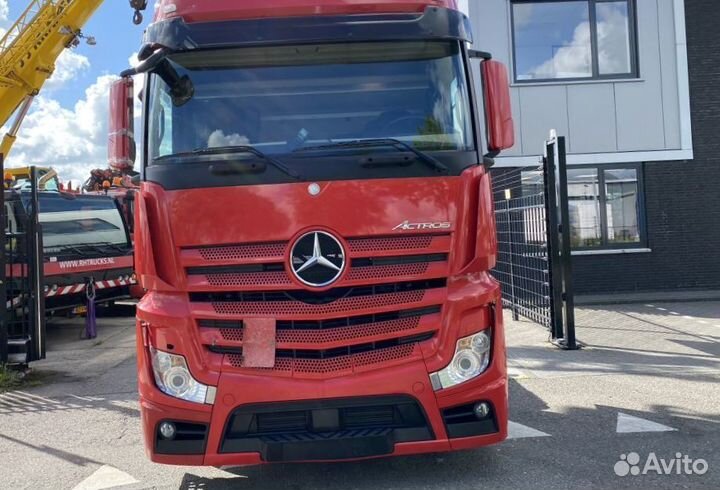 Pазбираем грузовик Mercedes-Benz Actros mpiv с 201