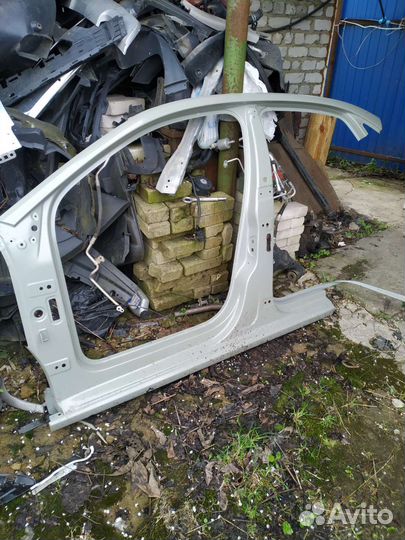 Левая часть кузова