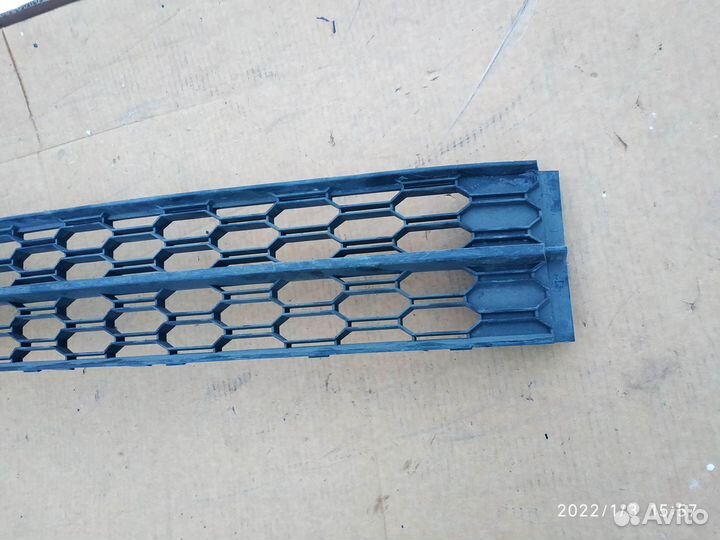 5E0853677J решетка Skoda Octavia A7 2017-2020 год