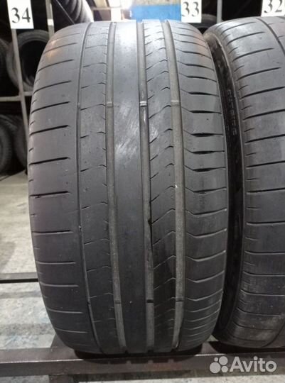 Pirelli P Zero PZ4 295/35 R21 98W