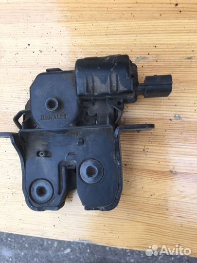 Замок крышки багажника меган 3