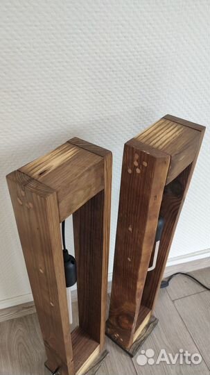 Напольный светильник из дерева