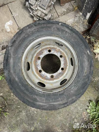 Грузовые шины ведущие 215 75 17,5