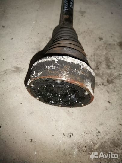 Полуось задняя (приводной вал, шрус) Volkswagen Pa