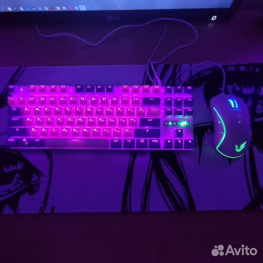 Игровая клавиатура и мышь