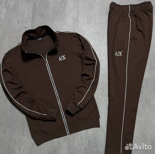 Костюмы для спорта Armani стильные