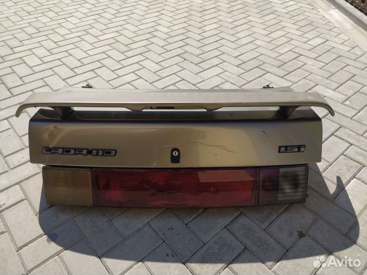 Продаётся крышка багажника 2110, в сборе