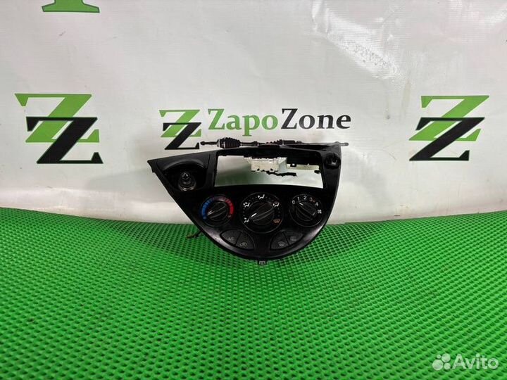 Рамка магнитолы Ford Focus 1 1.6 rocam 2004