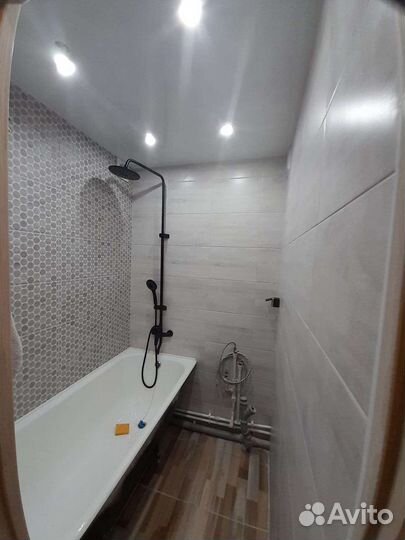 Качественная укладка плитки. Плиточник