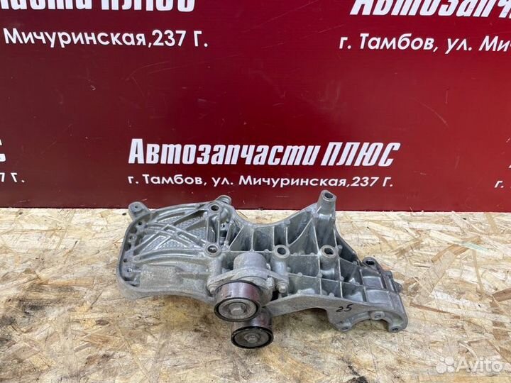 Кронштейн генератора Renault Logan