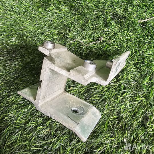 Кронштейн радиатора левый BMW 116i F20 1-serie