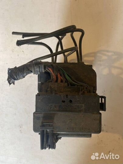 Блок ABS (насос) Mitsubishi Carisma