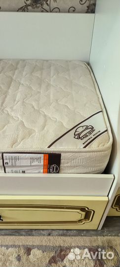 Двухъярусная кровать бу с матрасами