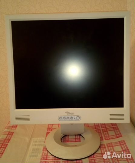 Монитор Fujitsu Siemens