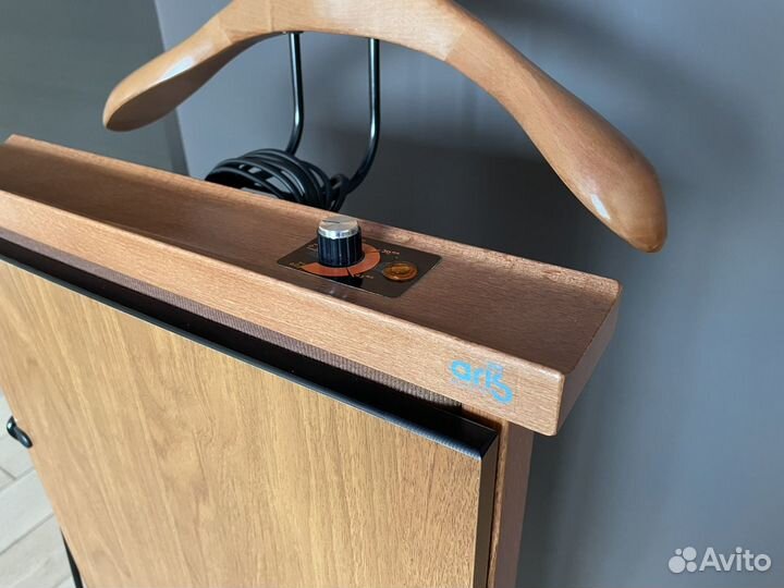 Пресс вешалка для брюк Aris