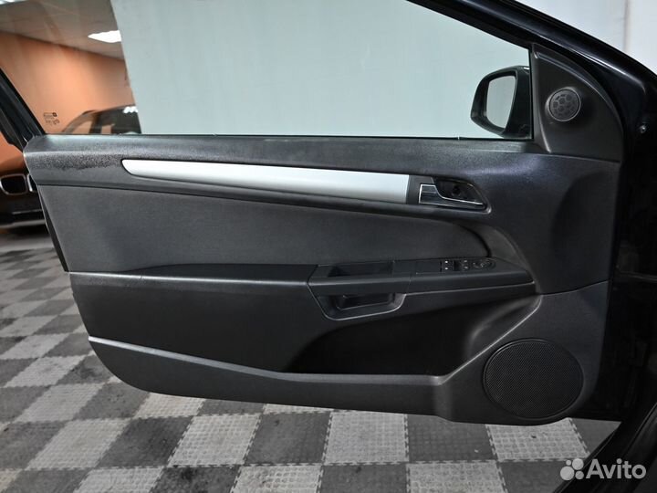 Opel Astra GTC 1.6 МТ, 2010, 127 000 км