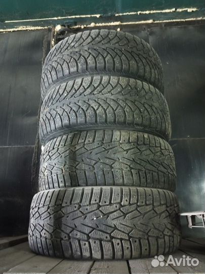 Nokian Tyres Hakkapeliitta 4 215/55 R16 97T