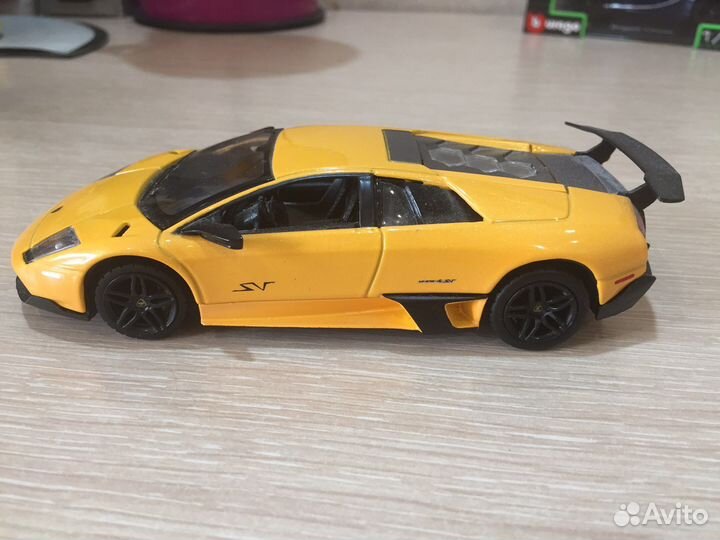 Металлические коллекционные модели машин