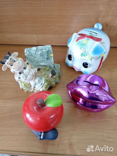 Фарфоровые статуэтки, копилки