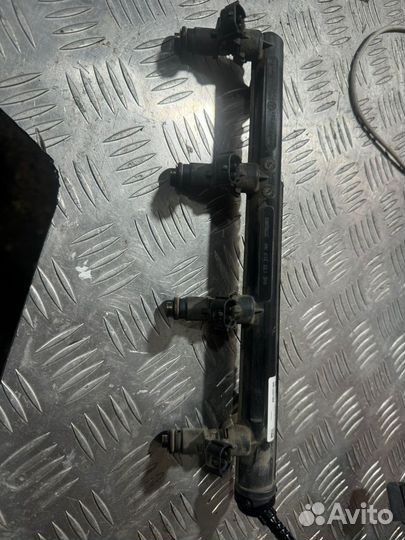 Топливная рампа Volkswagen Polo 6