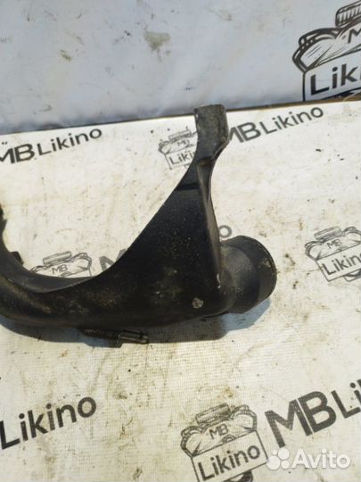 Патрубок системы охлаждения Mercedes S-Class W221