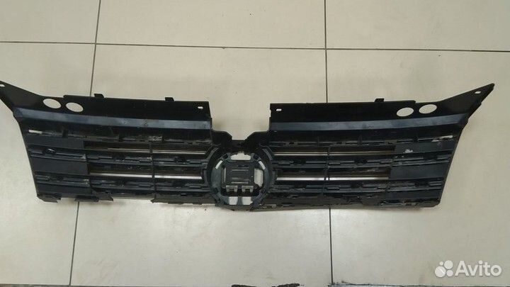 Решетка радиатора Volkswagen Tiguan