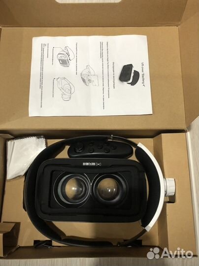Шлем VR с пультом