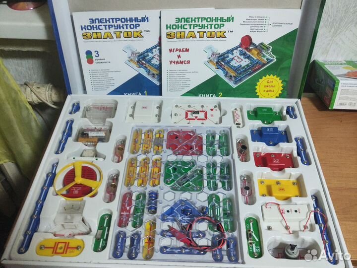 Электронный конструктор Знаток 999 сх