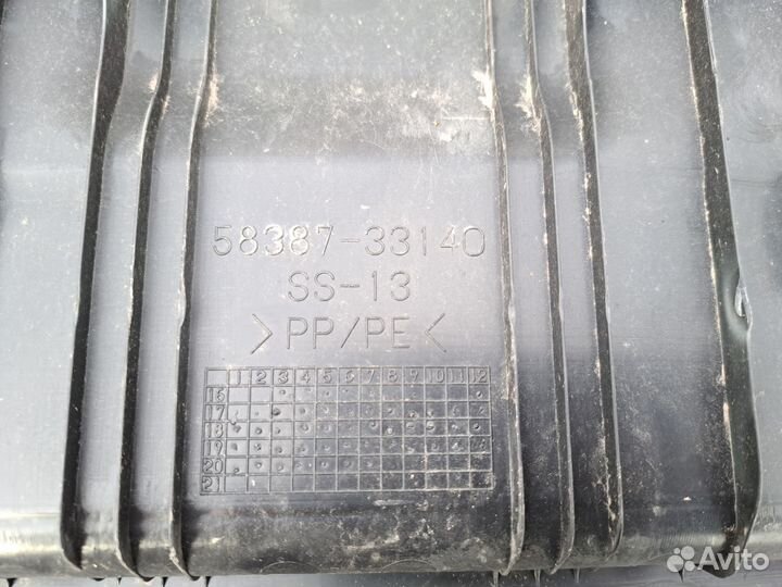 Обшивка багажника задняя Toyota Camry XV70