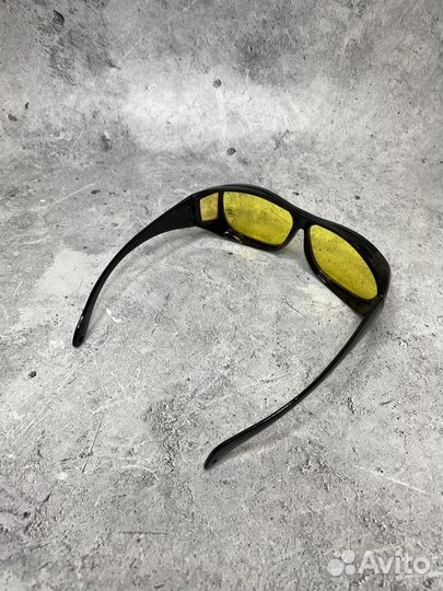 Очки солнцезащитные