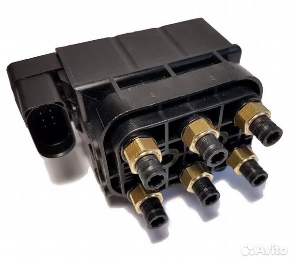 Блок клапанов пневмоподвески Фольксваген Туарег Gp