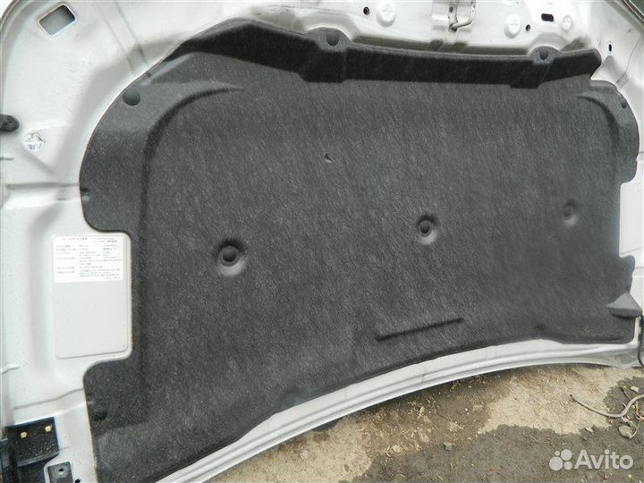 Замок капота