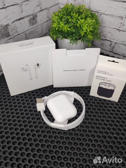 AirPods 2 (новые) + Чехол