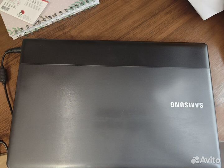 Ноутбук Samsung NP300E5Z