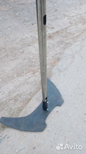 Подставка для рекламного телевизора