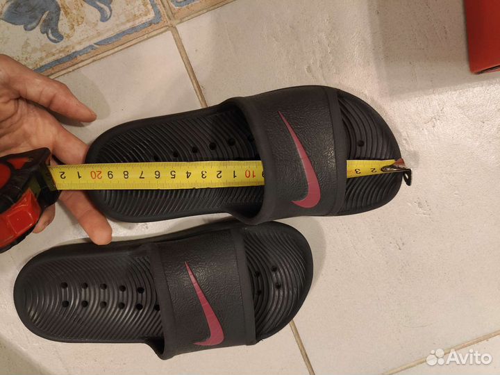 Шлепанцы Nike