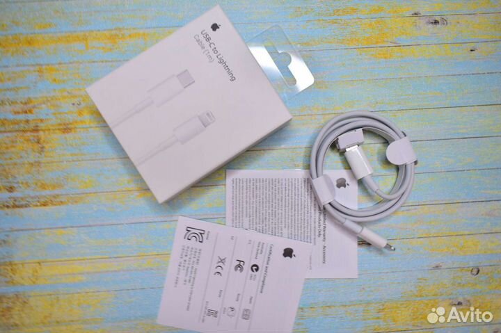 Кабель Apple USB-C to Lightning