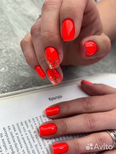 Модель на маникюр