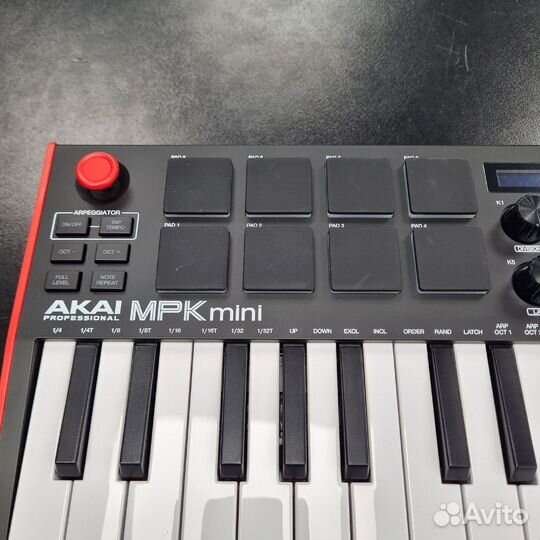 Midi-Клавиатура Akai Pro MPK mini MK3